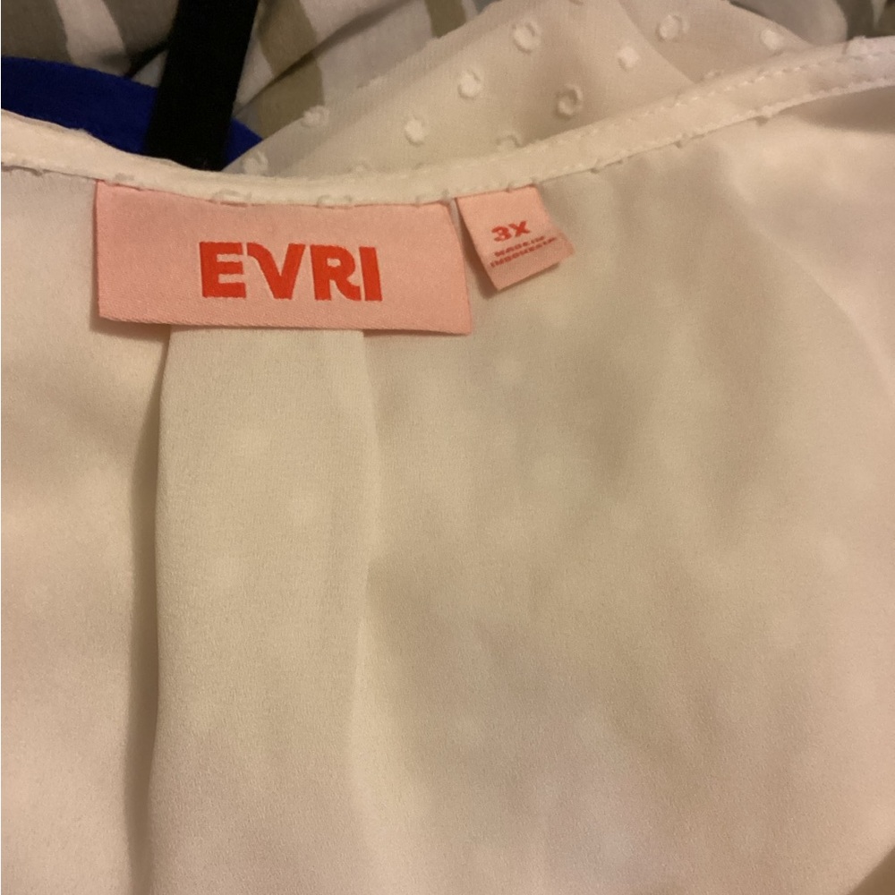 EVRI White Boxy 3/4 Sleeve Blouse - Picture 2 of 5